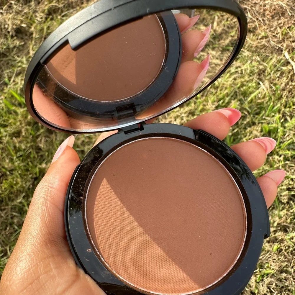 Matte Pressed Powder Deep - Picture 2 of 2